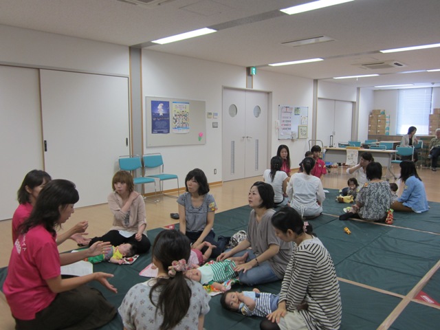 ０歳児のための交流会 ０４.jpg