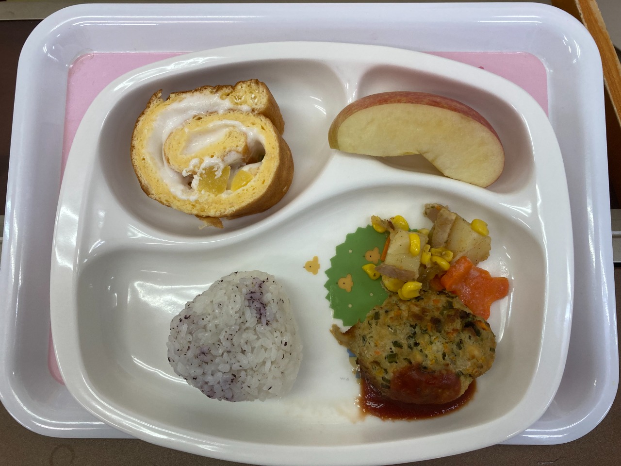 給食ロールケーキ